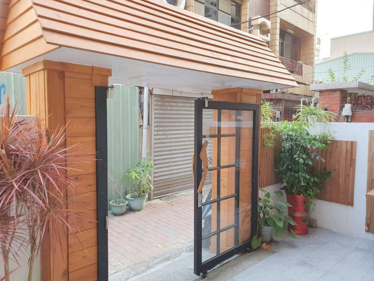 Honey House Tainan Bed & Breakfast Exterior photo